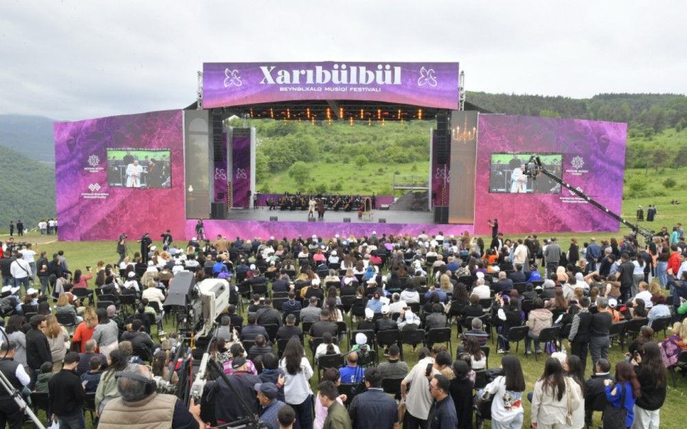Şuşada "Xarıbülbül" Musiqi Festivalından FOTOLAR